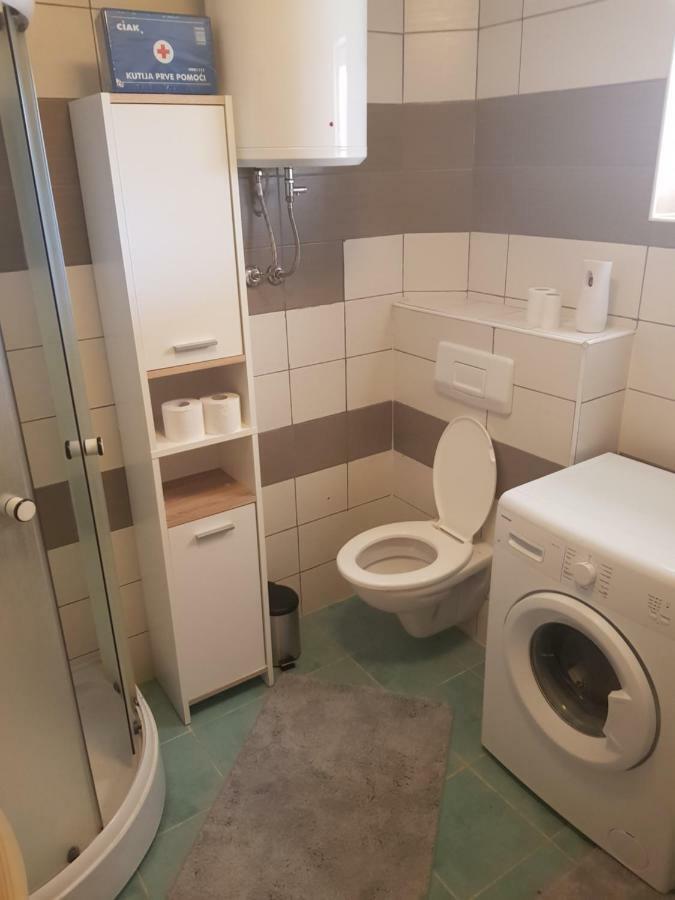 Apartmani Andrej Udbina Exterior photo